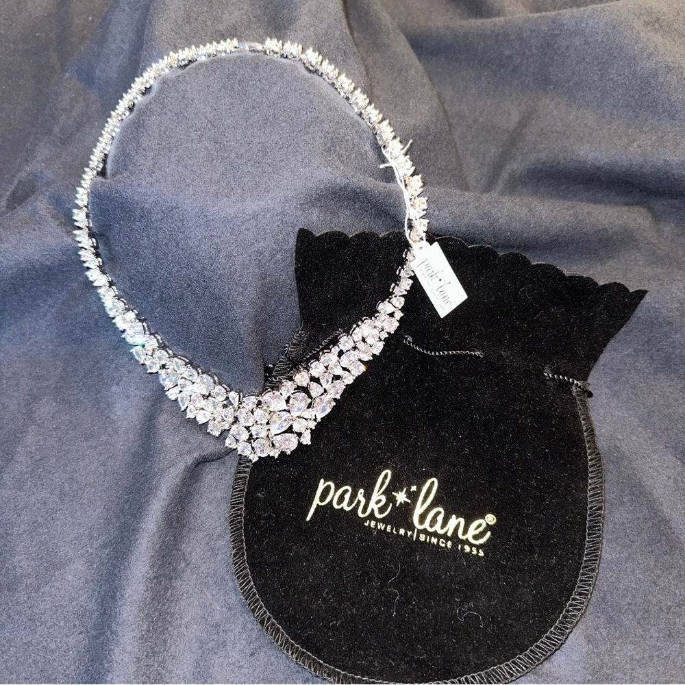 ✨ Park Lane Dazzling Cluster Statement Necklace - 'A-List' Glamour ✨ - Picture 3 of 4
